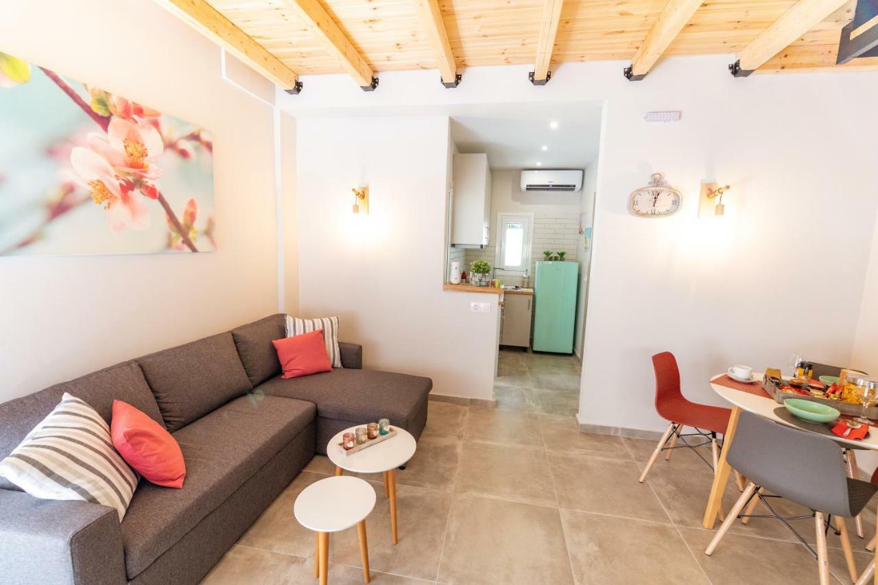 Mantisses 3 Apartment Kalamata Exterior photo